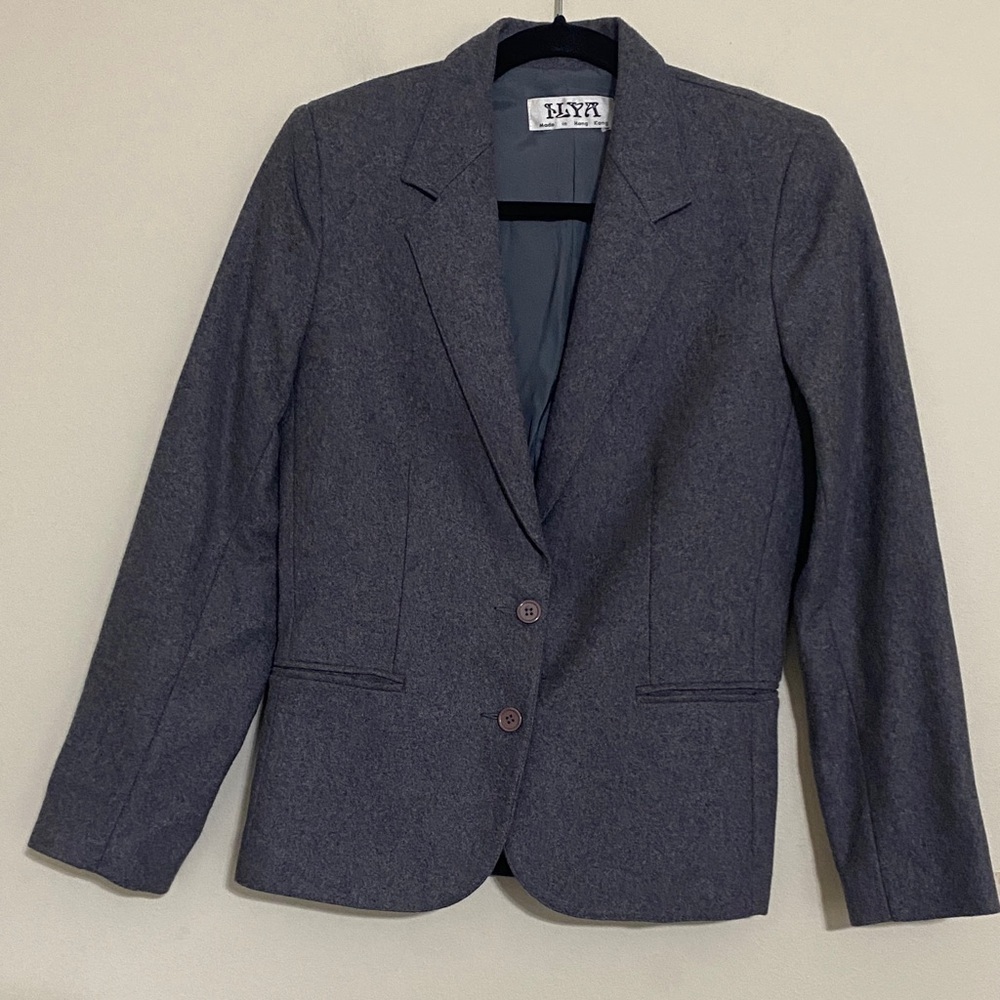 Vintage Women's Gray Blazer 6 100% wool buttons closure casual event office cozy